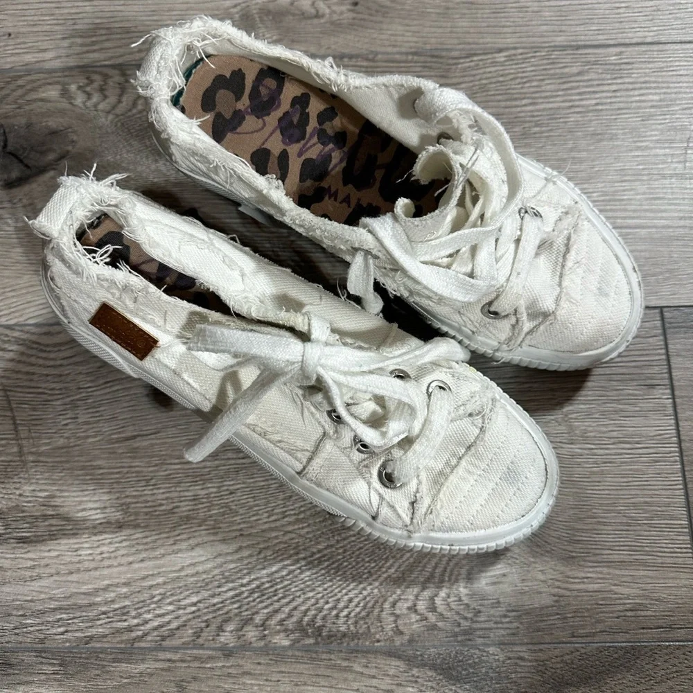 BLOWFISH Malibu Woman’s White Canvas Distressed Sneakers 6.5 - Picture 4 of 8